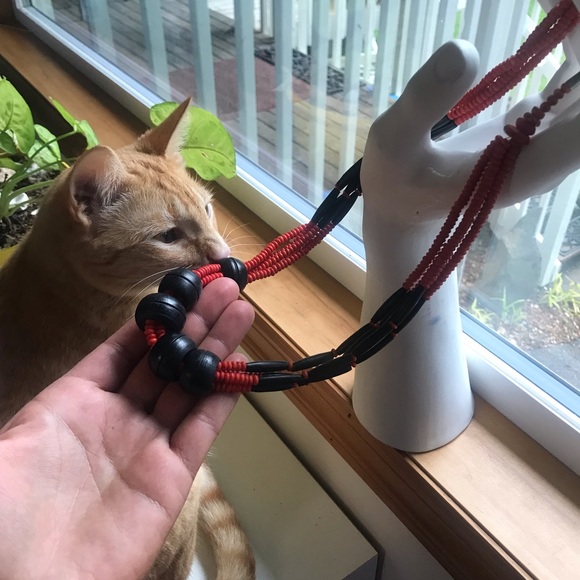 Vibrant wood bead necklace - Picture 3 of 11